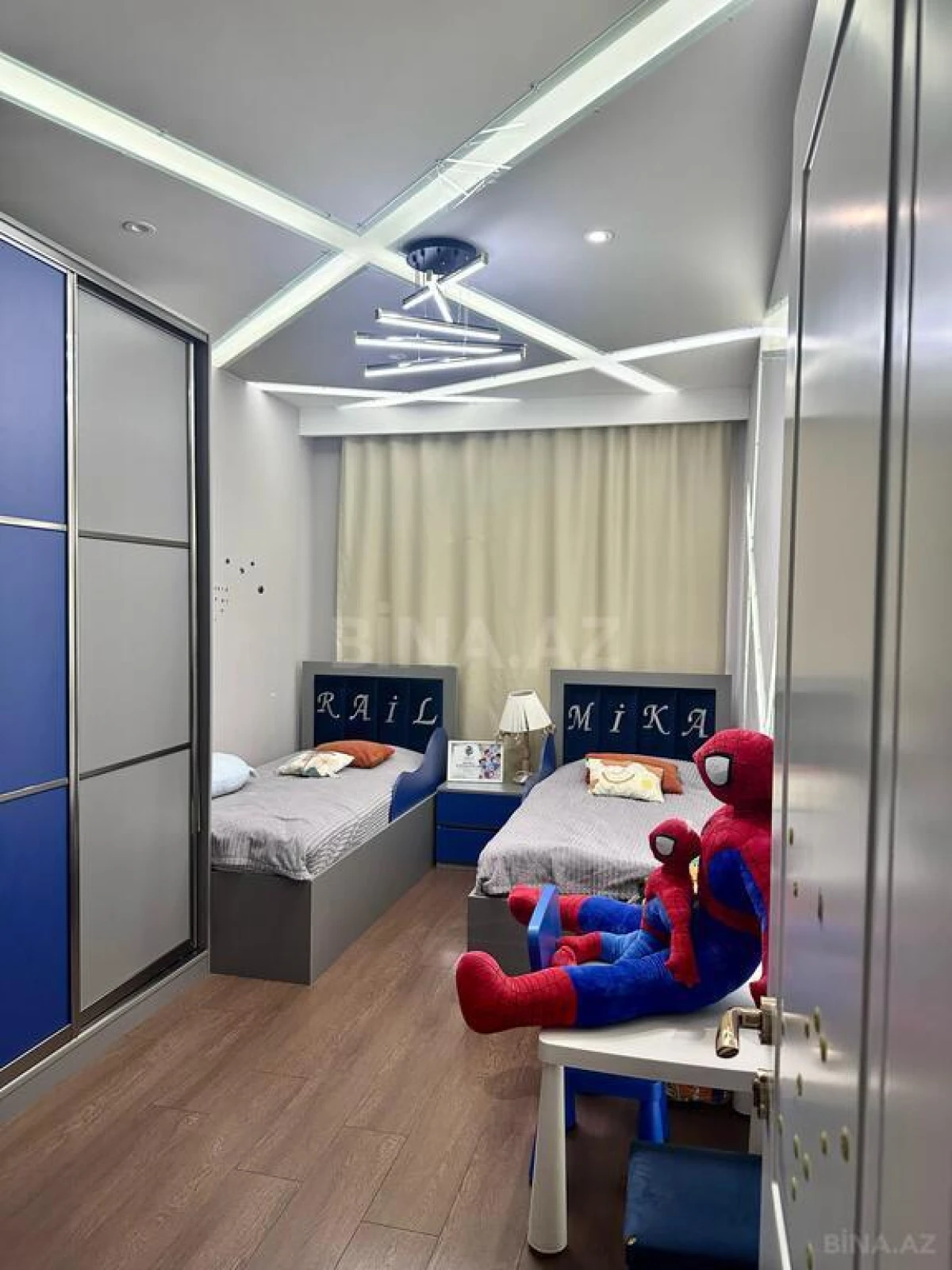 Satılır 4 otaqlı mənzil 155 m²