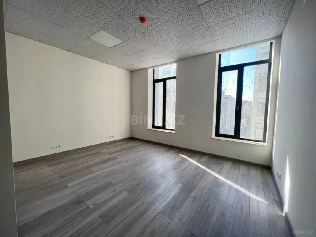 Kirayə verilir 4 otaqlı ofis 106 m²