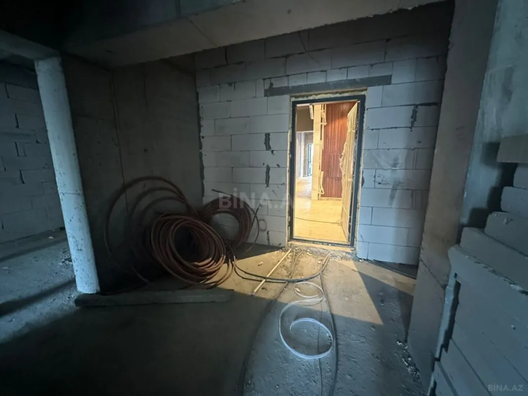 Satılır 2 otaqlı mənzil 91 m²