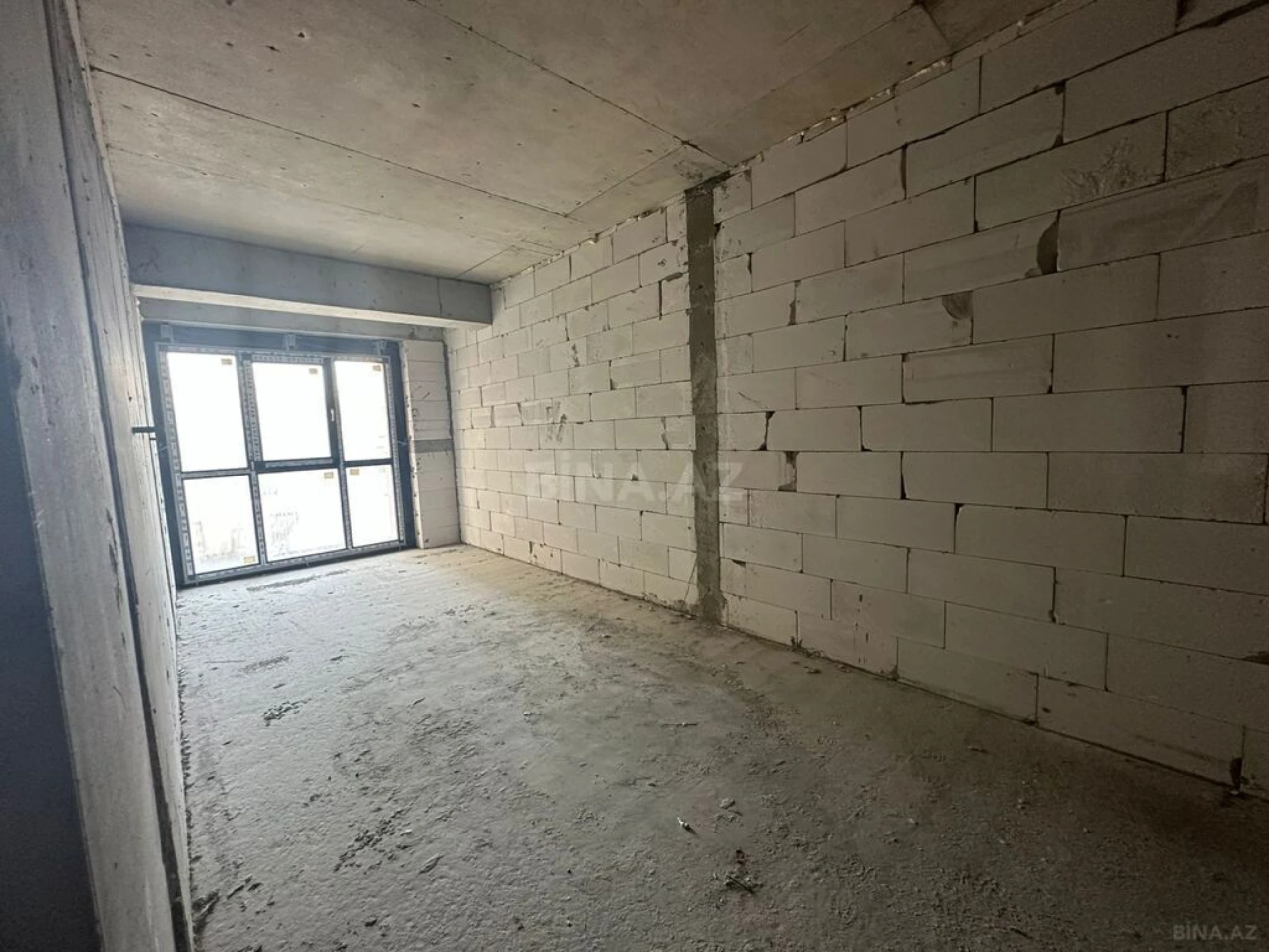 Satılır 2 otaqlı mənzil 91 m²