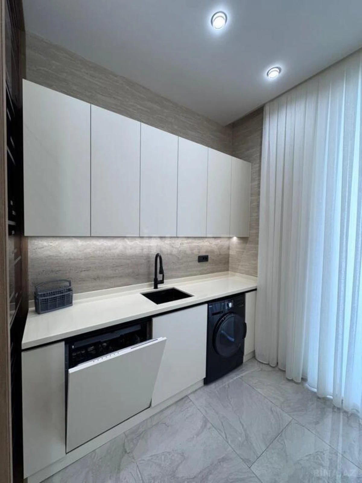 Kirayə verilir 3 otaqlı mənzil 110 m²