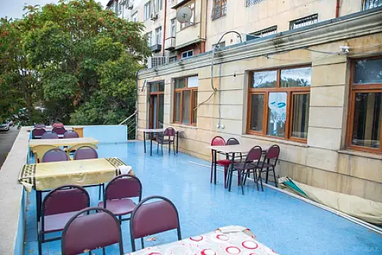 Satılır obyekt 450 m² — Bakı, Memar Əcəmi yanı 450.00 m²