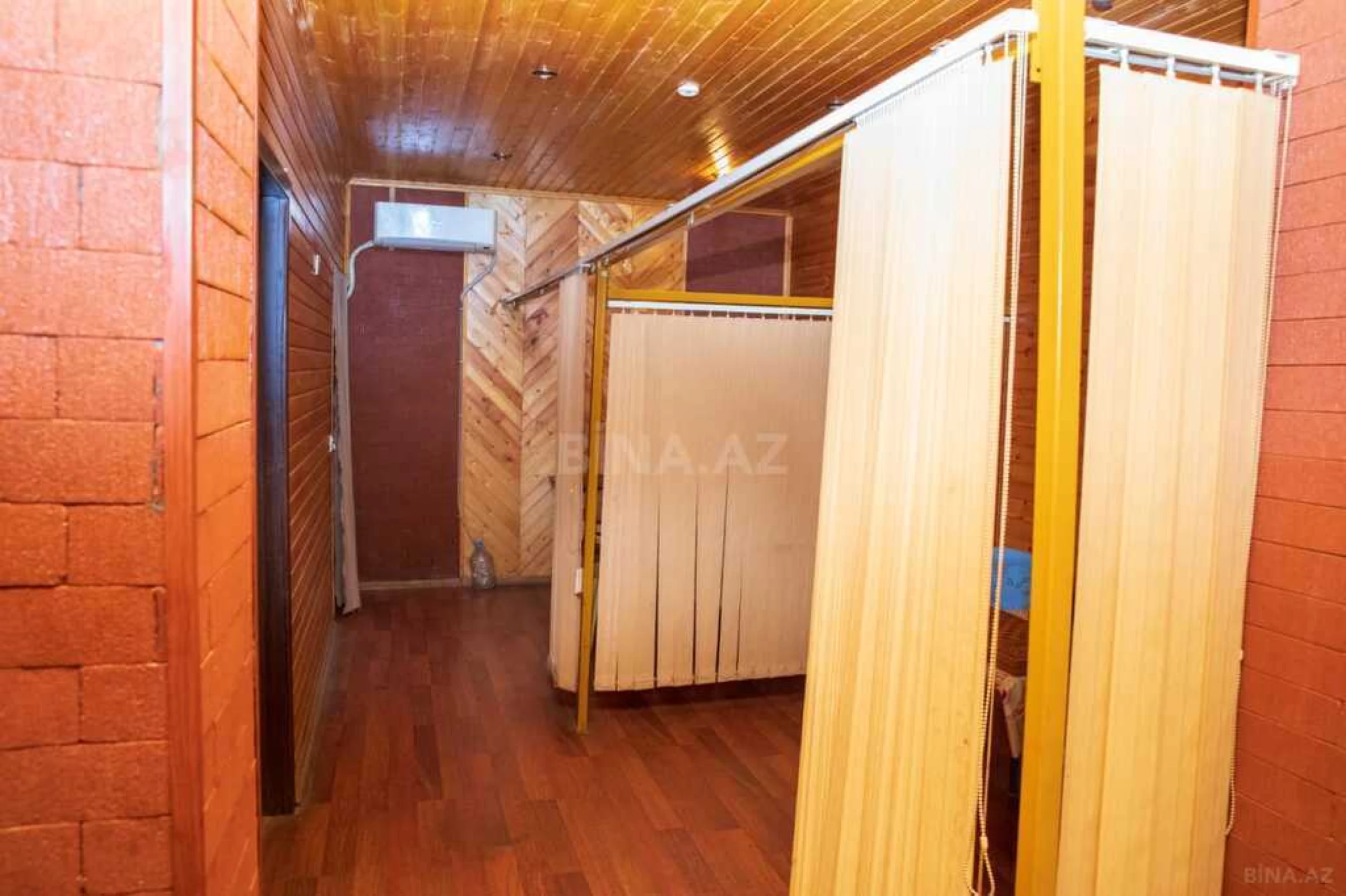 Satılır obyekt 450 m²