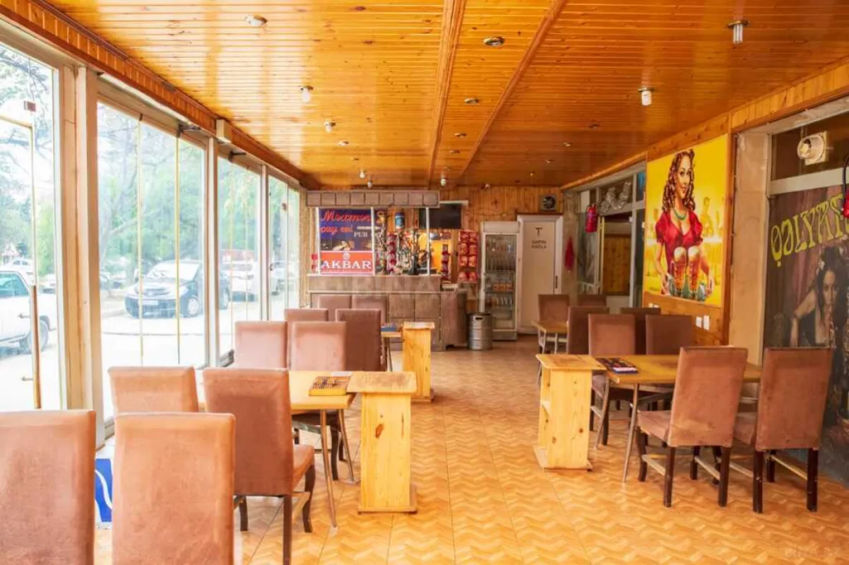 Satılır obyekt 450 m²