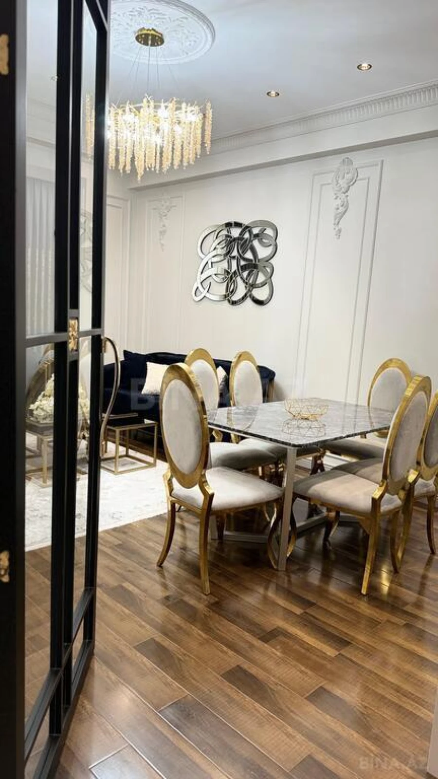 Satılır 2 otaqlı mənzil 68 m²