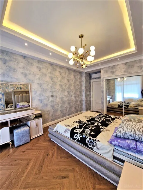 Kirayə verilir 5 otaqlı mənzil 320 m²