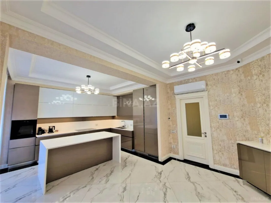 Kirayə verilir 5 otaqlı mənzil 320 m²