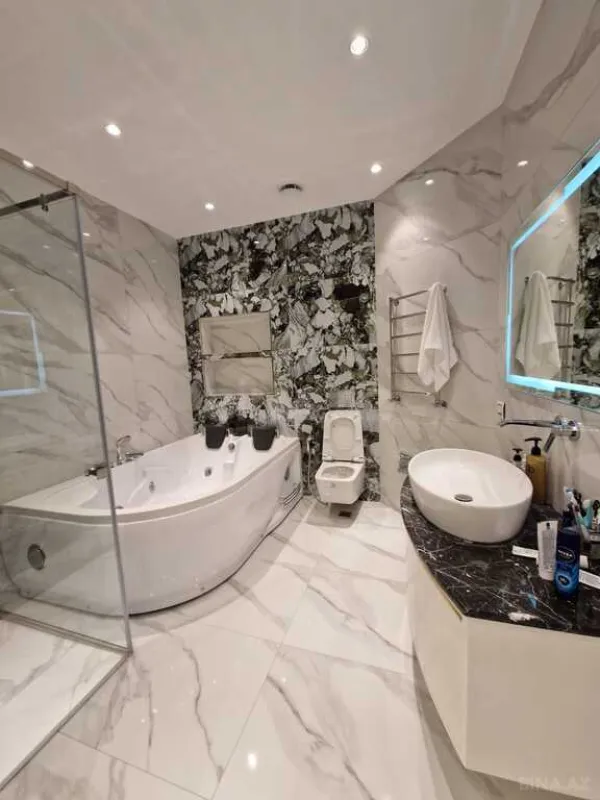 Kirayə verilir 5 otaqlı mənzil 320 m²