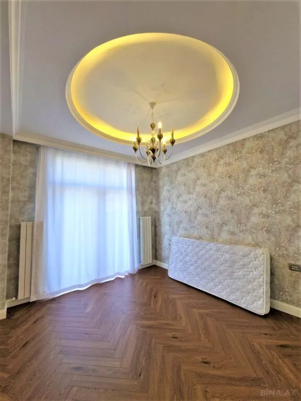 Kirayə verilir 5 otaqlı mənzil 320 m²