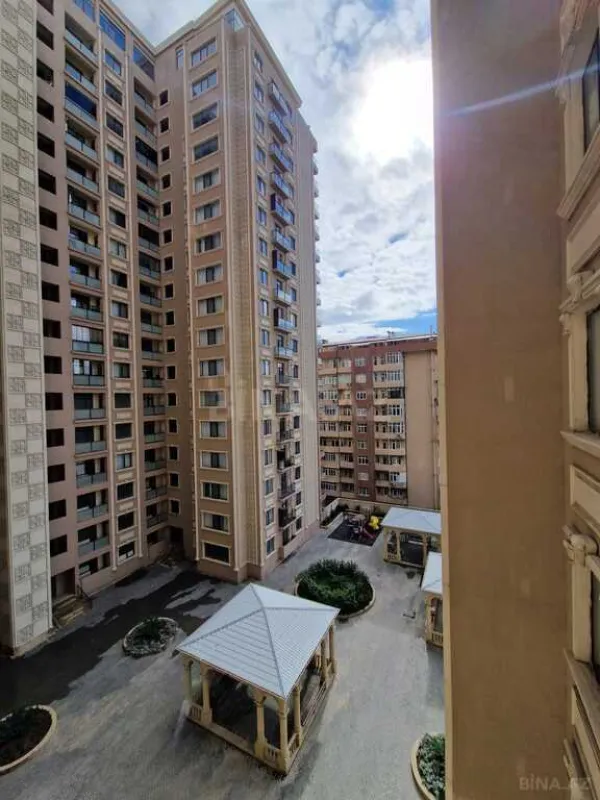 Kirayə verilir 5 otaqlı mənzil 320 m²