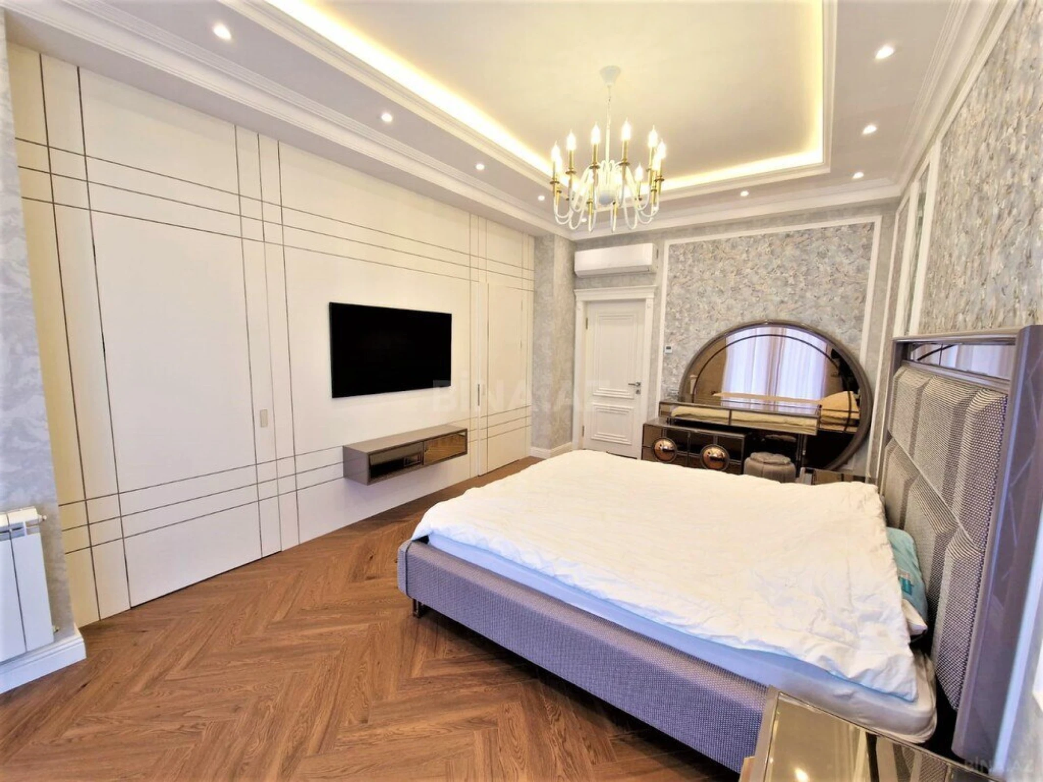 Kirayə verilir 5 otaqlı mənzil 320 m²
