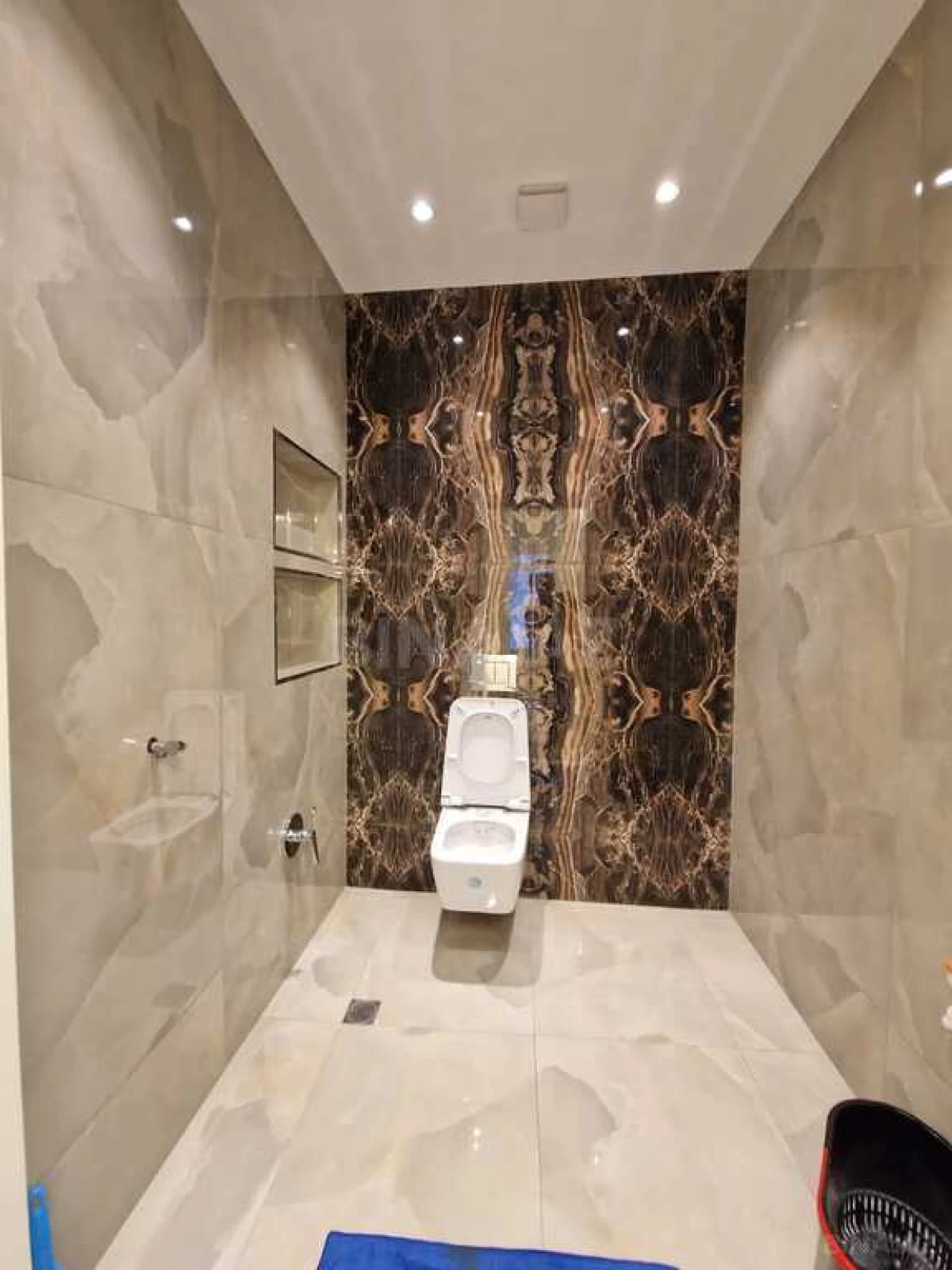 Kirayə verilir 5 otaqlı mənzil 320 m²