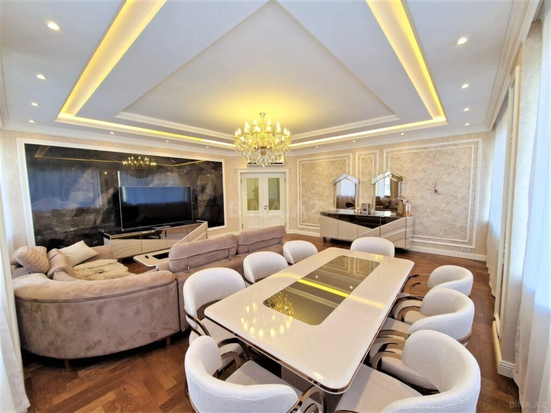 Kirayə verilir 5 otaqlı mənzil 320 m²