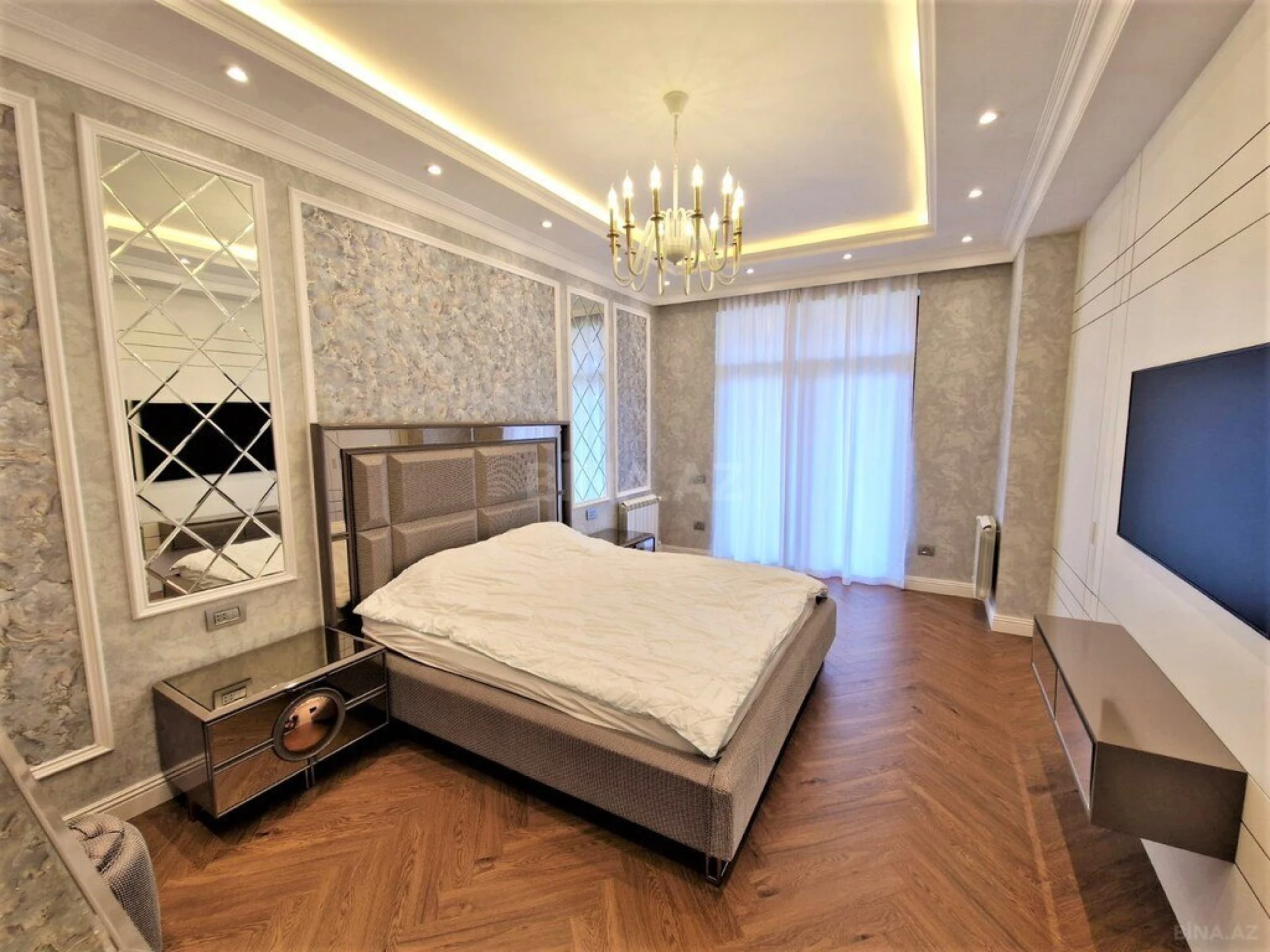 Kirayə verilir 5 otaqlı mənzil 320 m²
