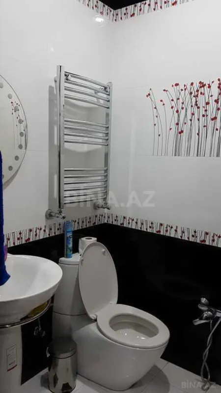 Satılır 8 otaqlı ofis 300 m²