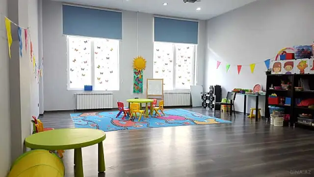 Satılır 8 otaqlı ofis 300 m² — Bakı, İnşaatçılar 8 otaq 300.00 m²