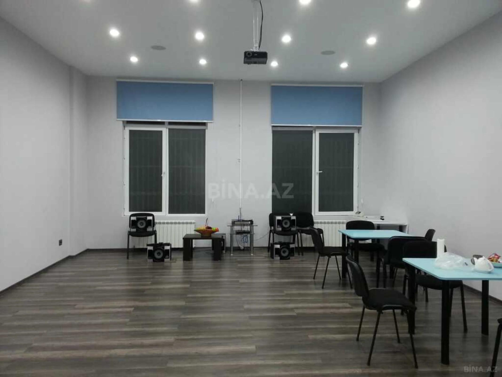 Satılır 8 otaqlı ofis 300 m²