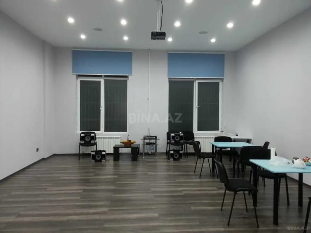 Satılır 8 otaqlı ofis 300 m²