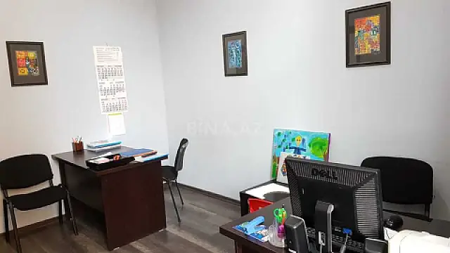 Satılır 8 otaqlı ofis 300 m²