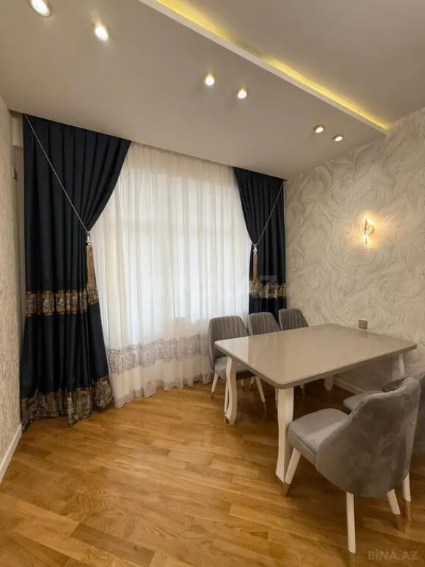 Satılır 2 otaqlı mənzil 88 m²
