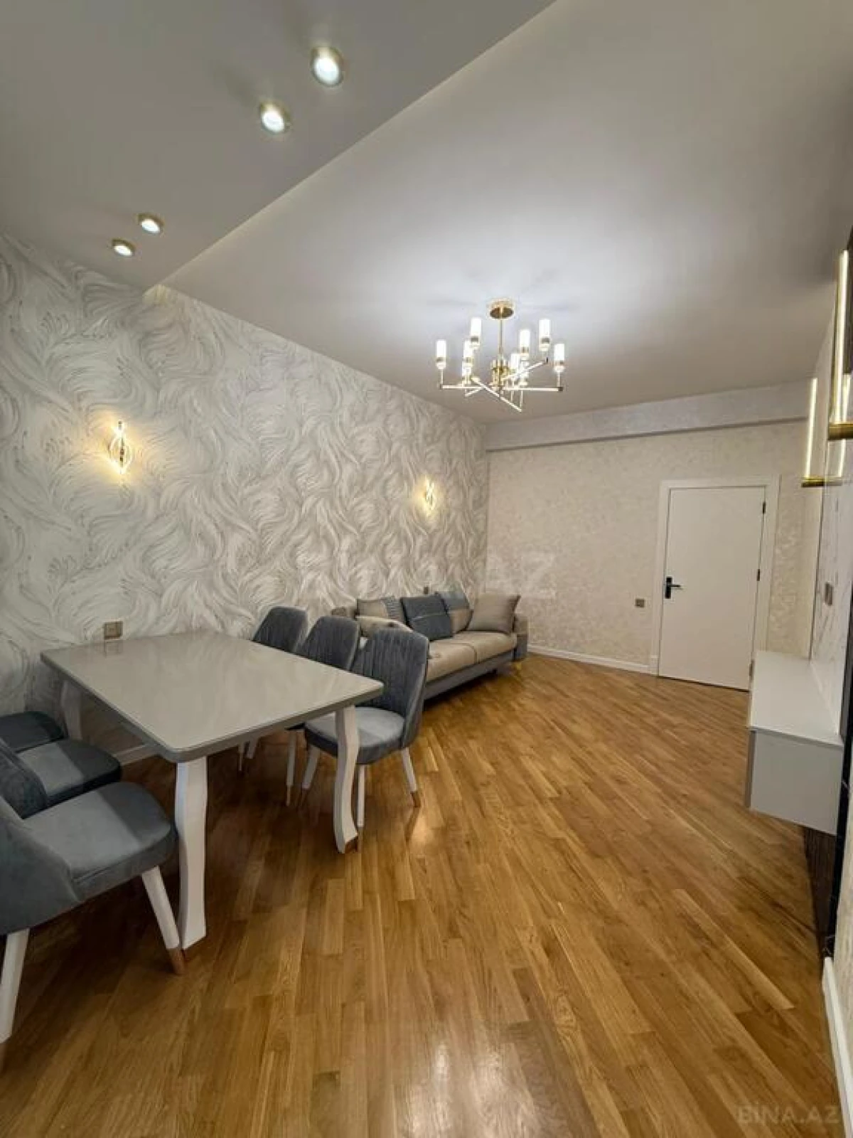 Satılır 2 otaqlı mənzil 88 m²