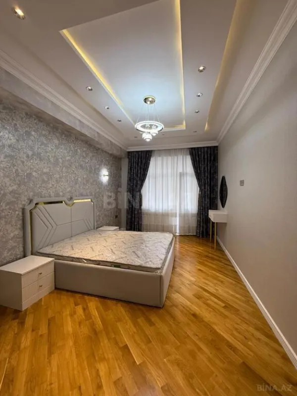 Satılır 2 otaqlı mənzil 88 m²