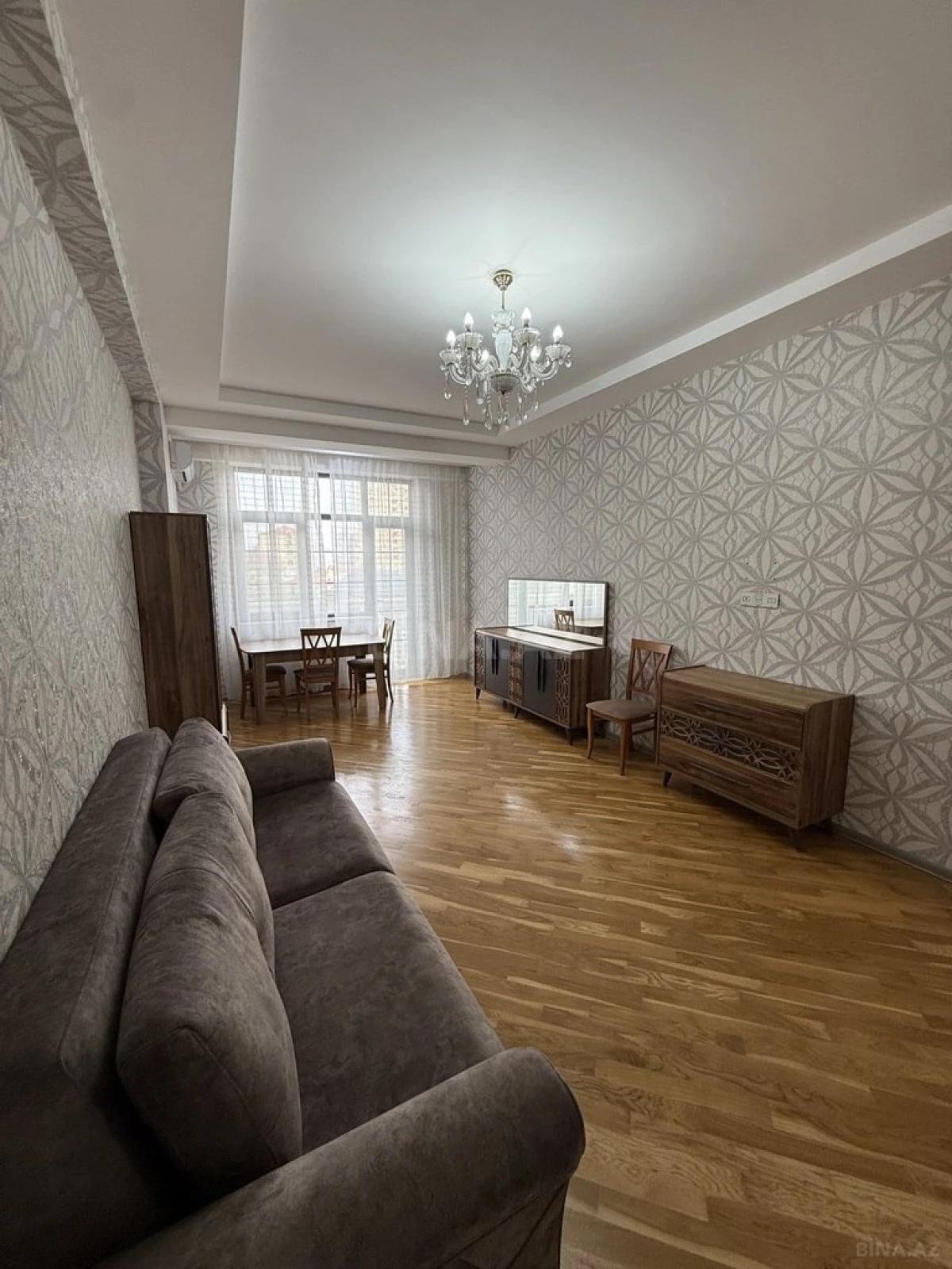 Satılır 2 otaqlı mənzil 88 m²