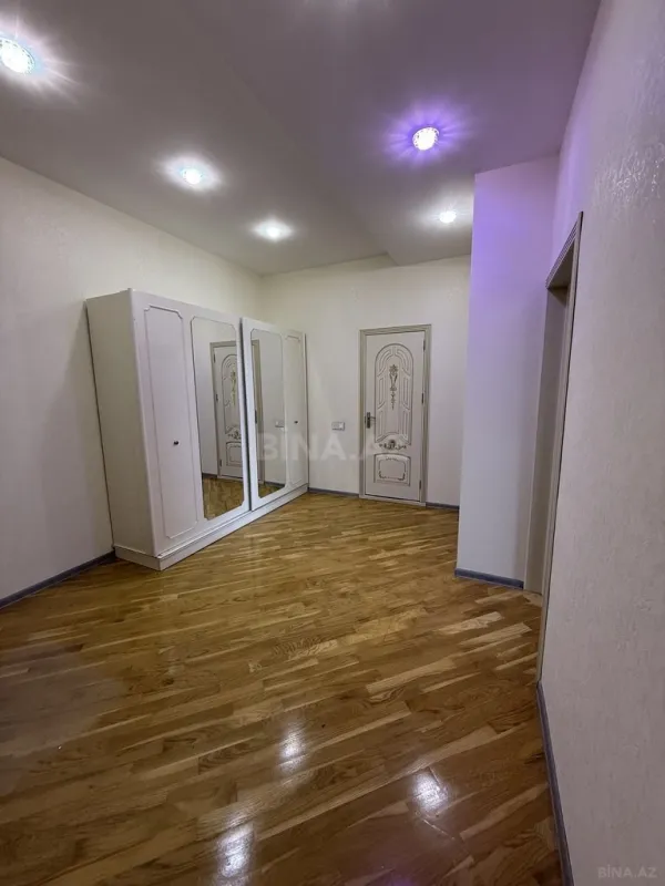 Satılır 2 otaqlı mənzil 88 m²