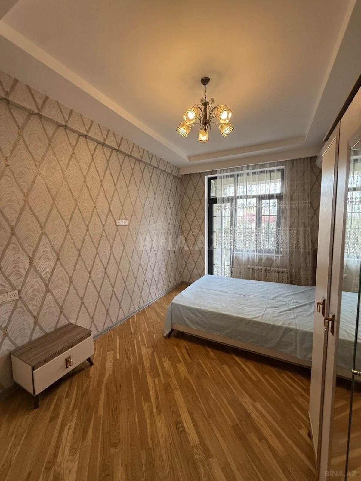 Satılır 2 otaqlı mənzil 88 m²
