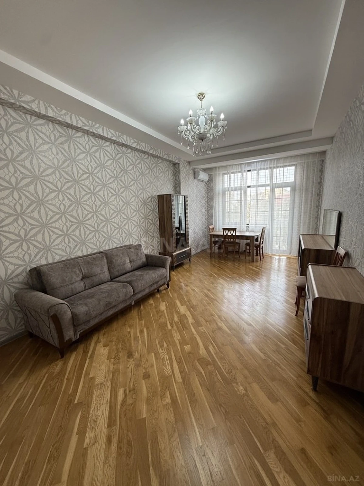Satılır 2 otaqlı mənzil 88 m²