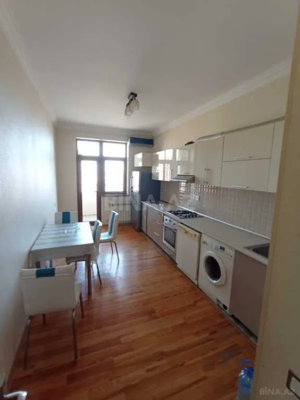 Satılır 3 otaqlı mənzil 125 m²