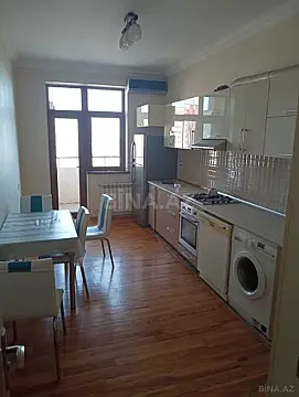 Satılır 3 otaqlı mənzil 125 m²