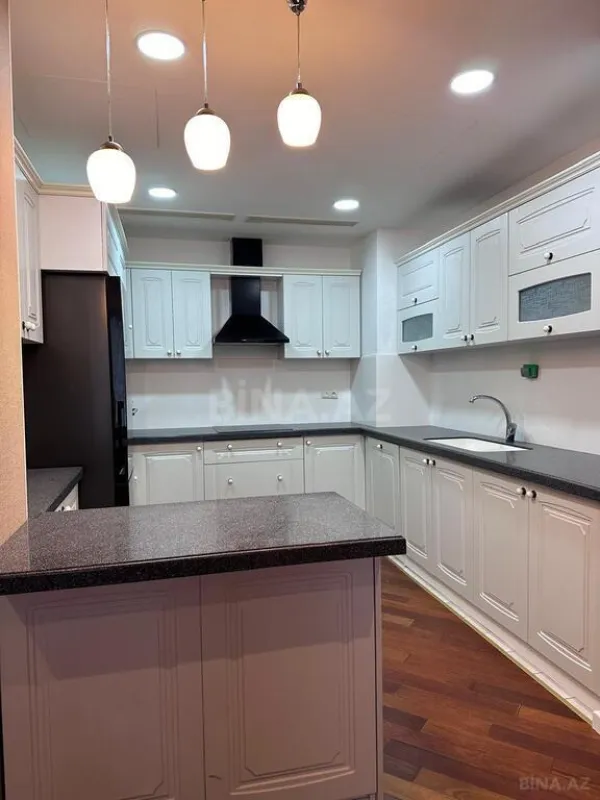 Kirayə verilir 3 otaqlı mənzil 115 m²