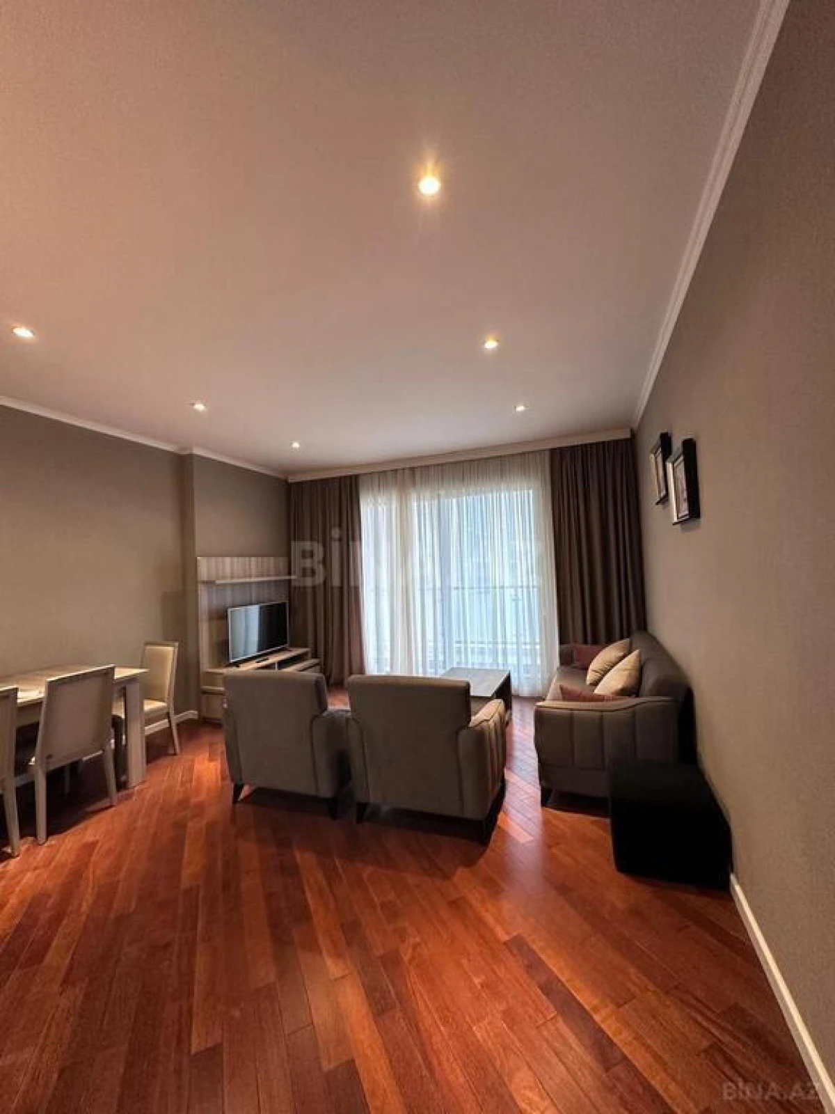 Kirayə verilir 3 otaqlı mənzil 115 m²