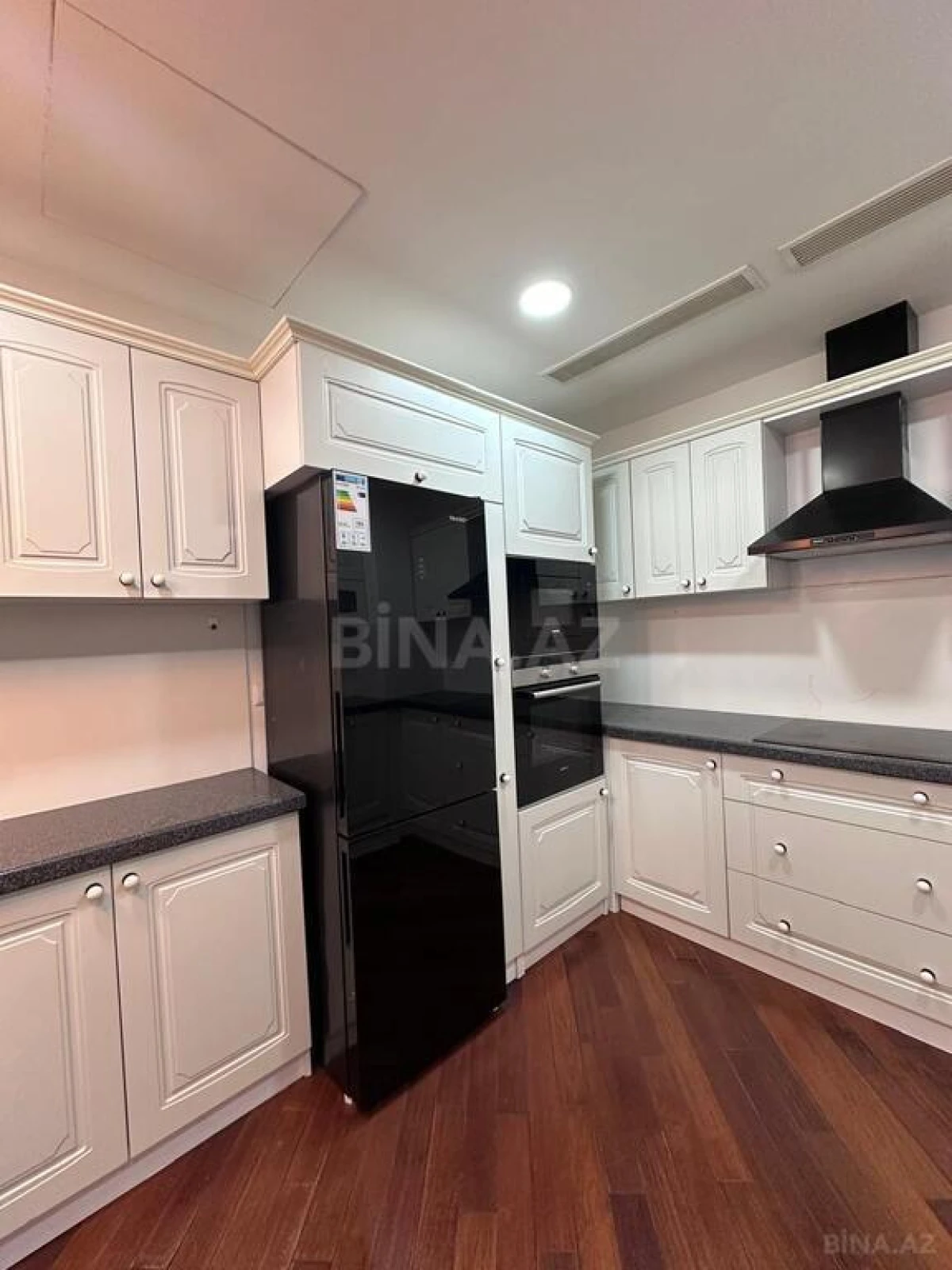 Kirayə verilir 3 otaqlı mənzil 115 m²