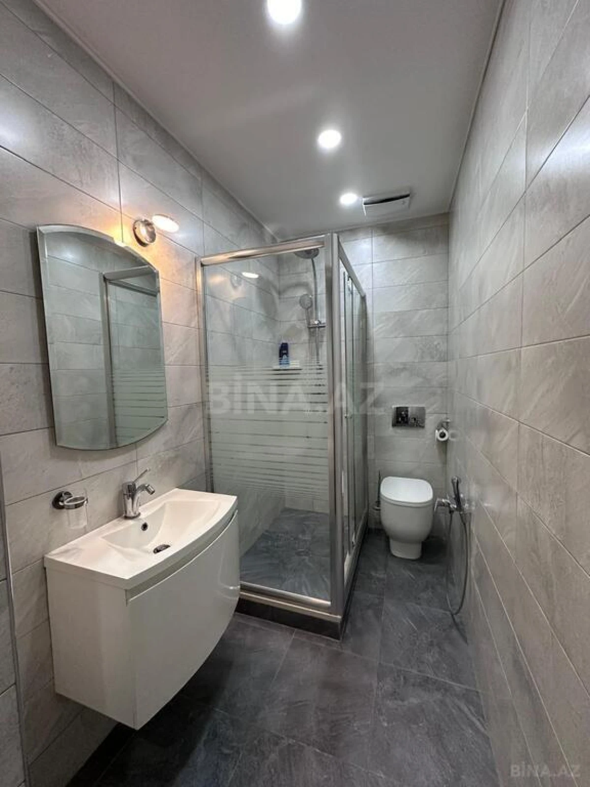 Kirayə verilir 3 otaqlı mənzil 115 m²