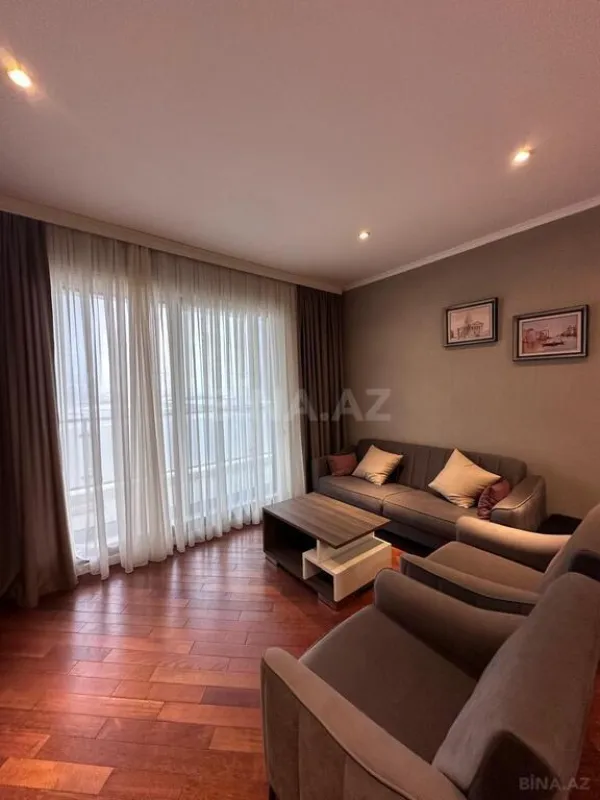 Kirayə verilir 3 otaqlı mənzil 115 m²