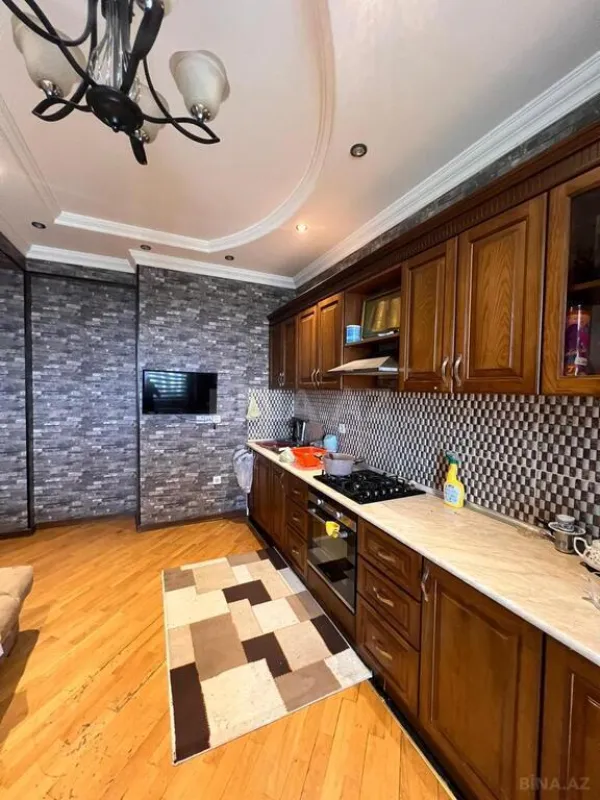 Satılır 2 otaqlı mənzil 110 m²