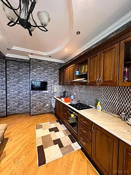 Satılır 2 otaqlı mənzil 110 m²