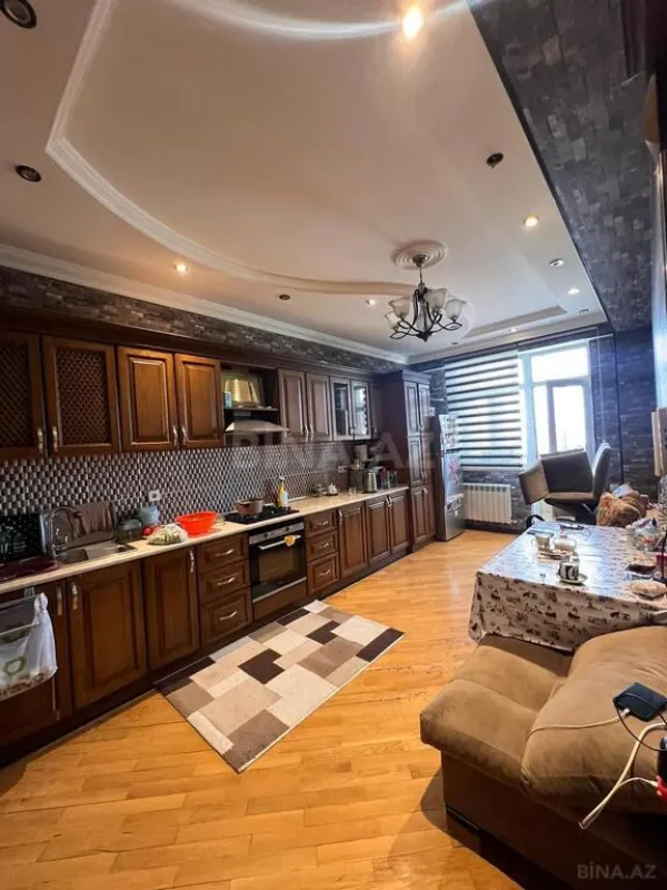 Satılır 2 otaqlı mənzil 110 m²