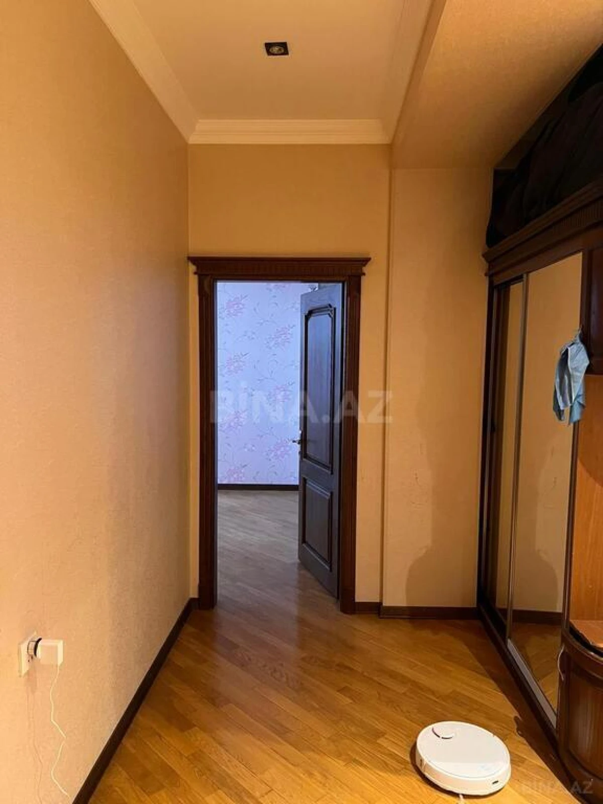 Satılır 2 otaqlı mənzil 110 m²