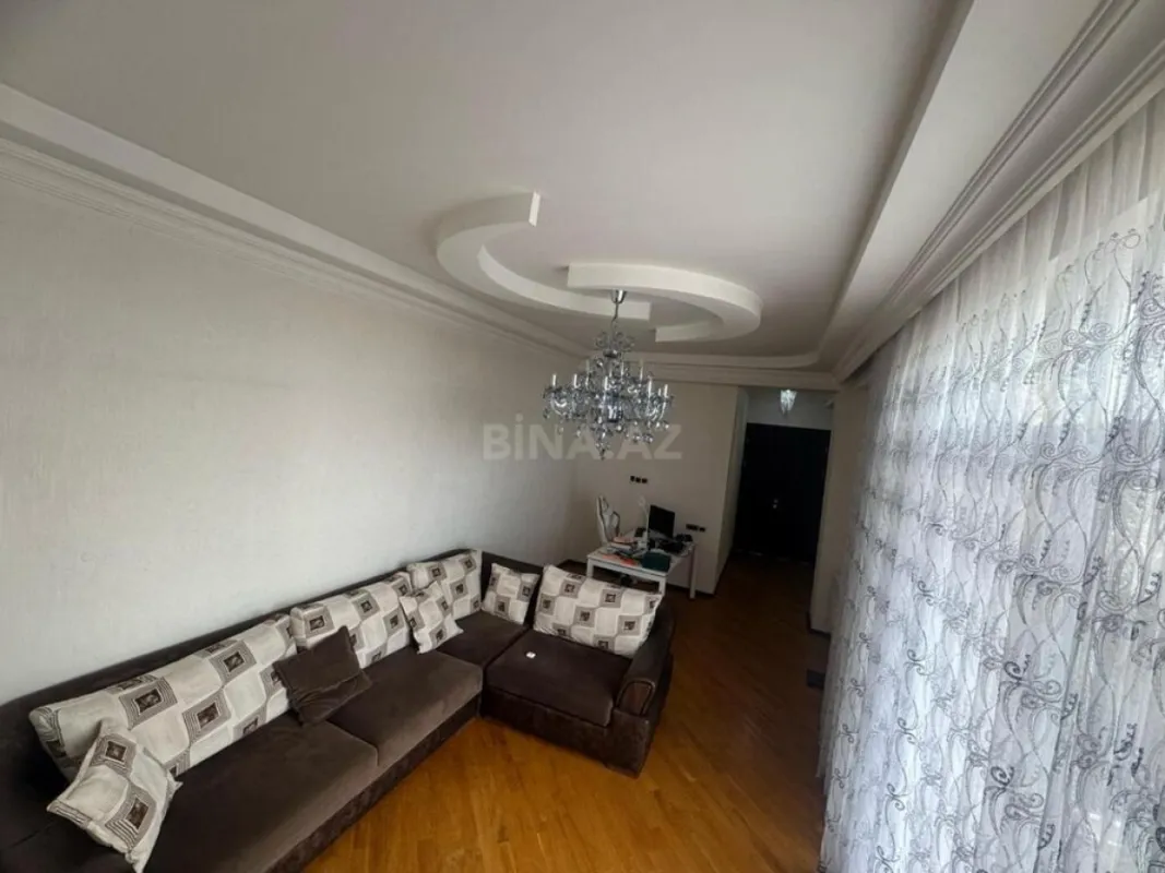 Satılır 4 otaqlı mənzil 201 m²
