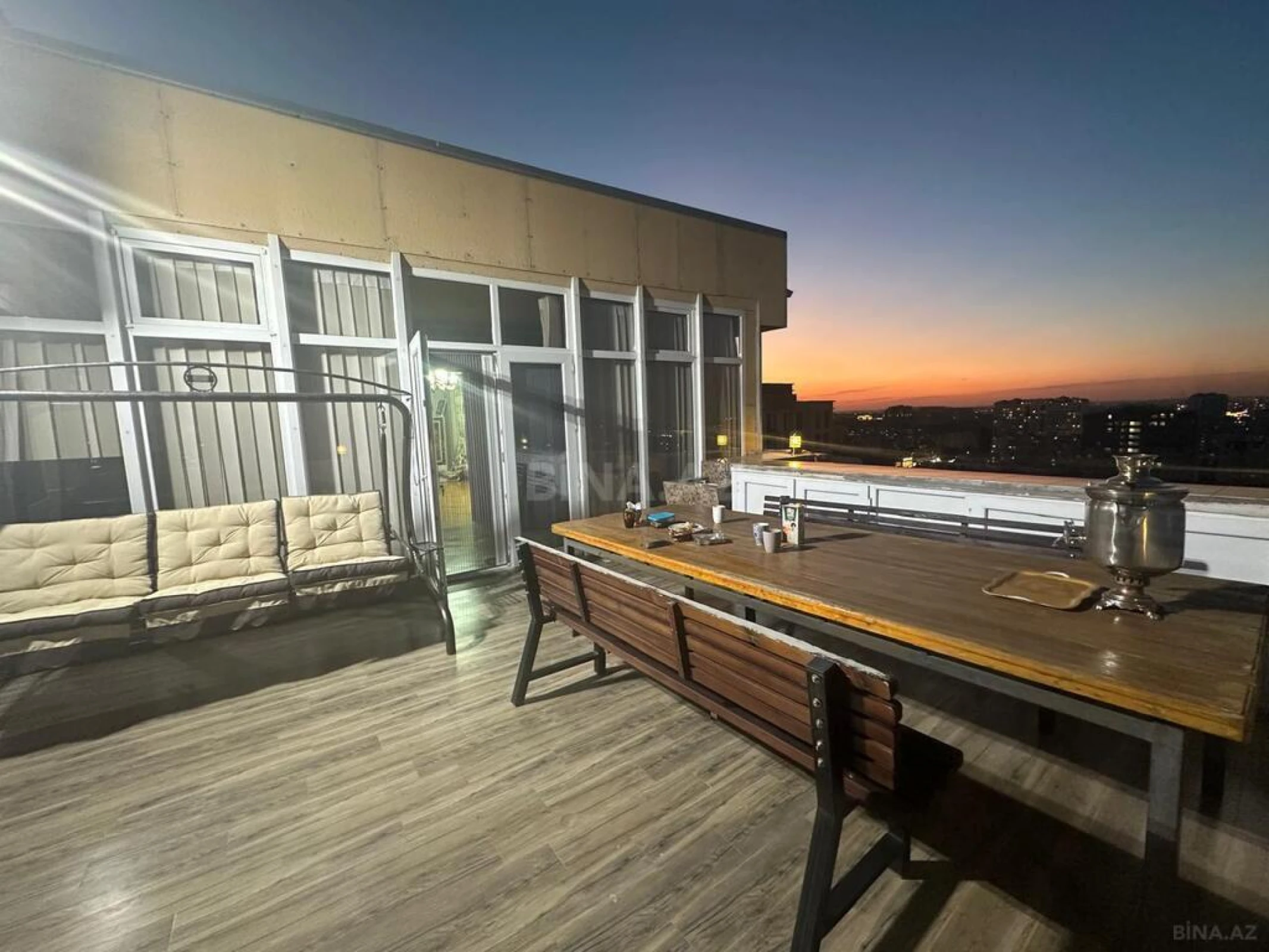 Satılır 4 otaqlı mənzil 201 m²