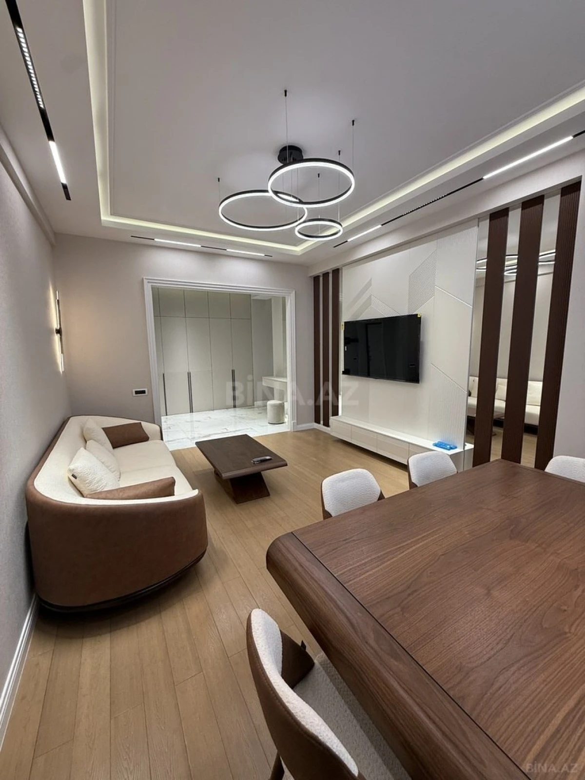 Satılır 2 otaqlı mənzil 86 m²