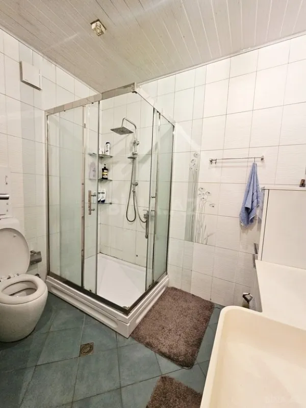 Satılır 4 otaqlı mənzil 190 m²