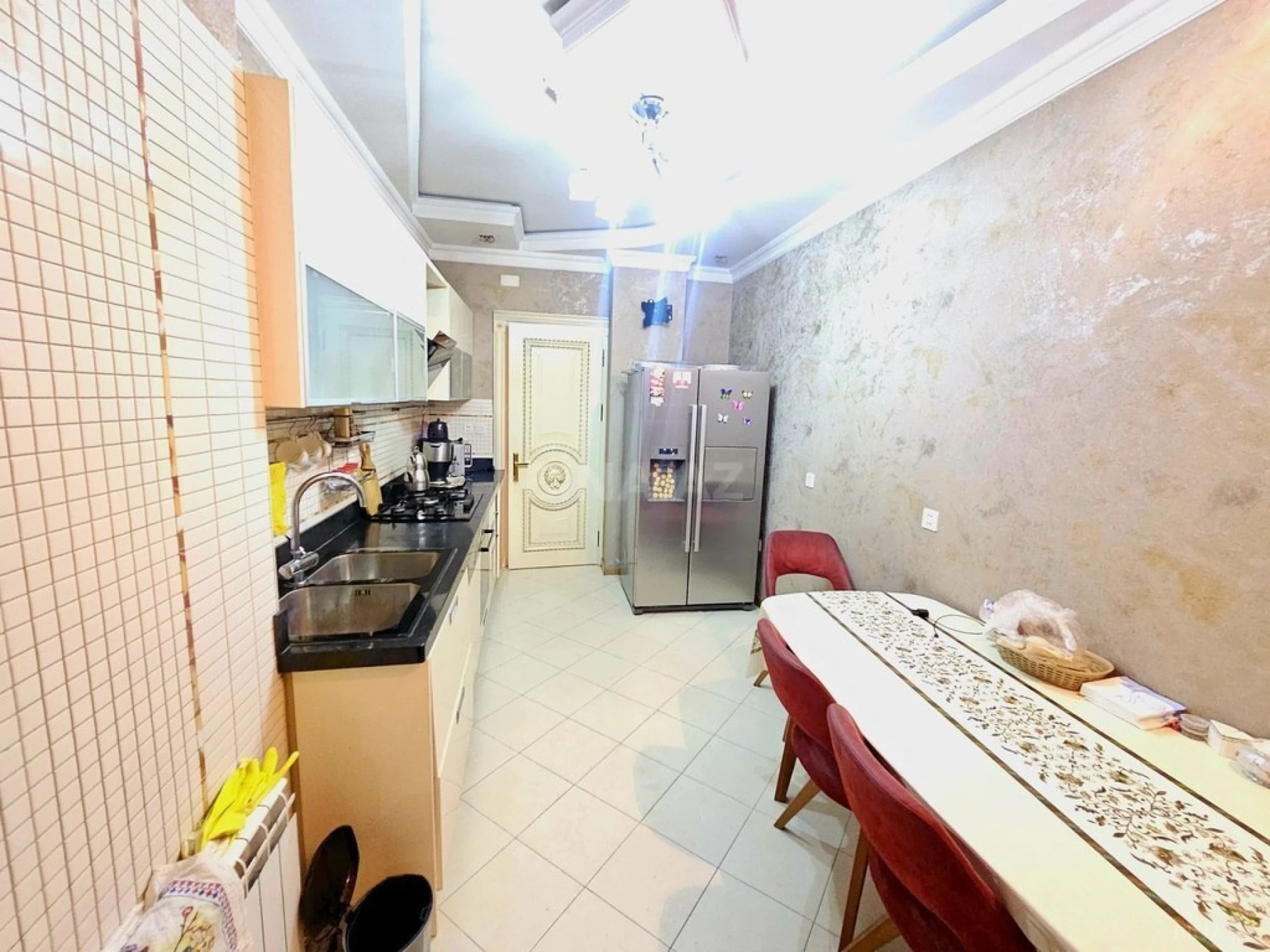Satılır 4 otaqlı mənzil 190 m²