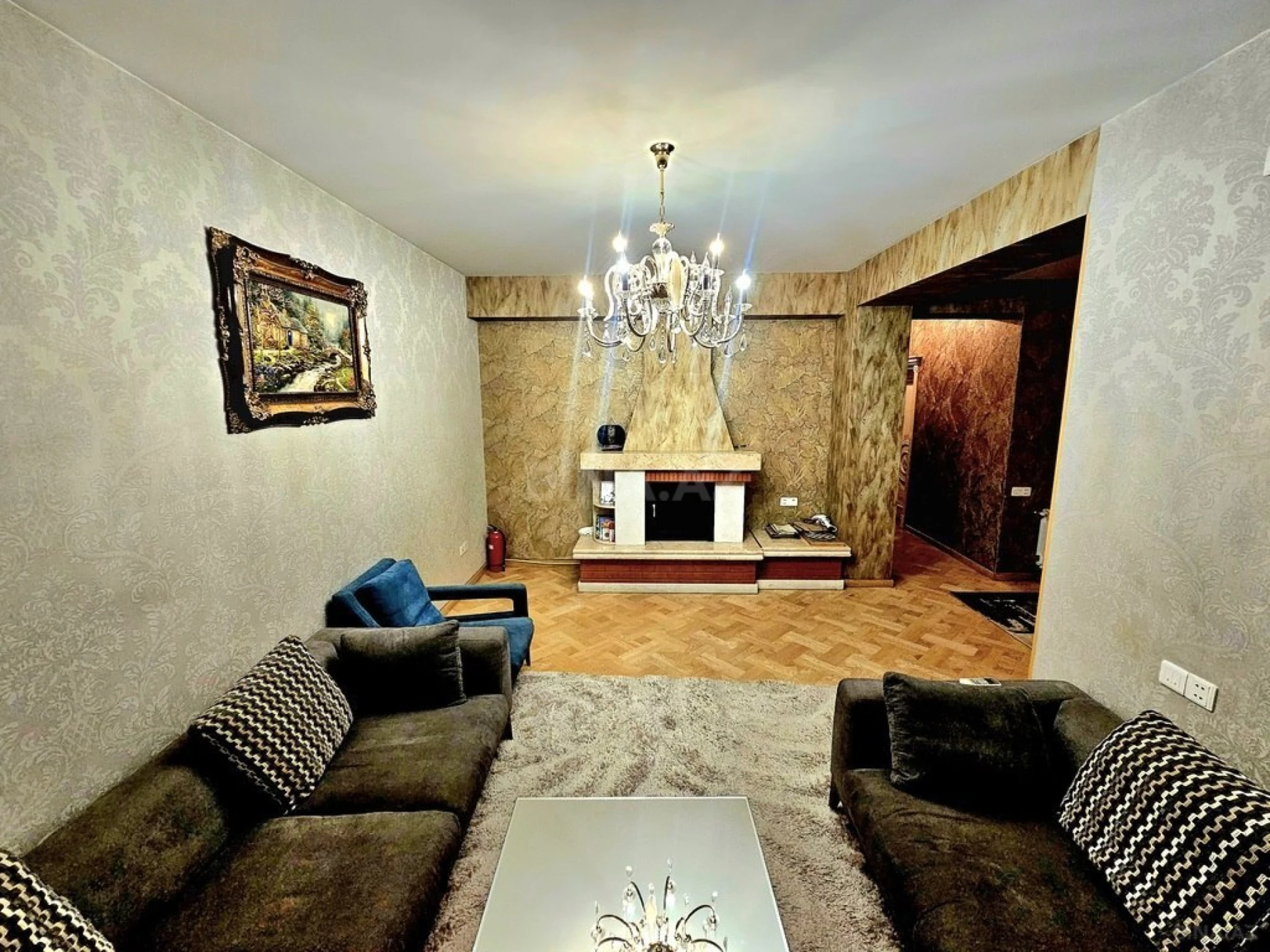 Satılır 4 otaqlı mənzil 190 m²