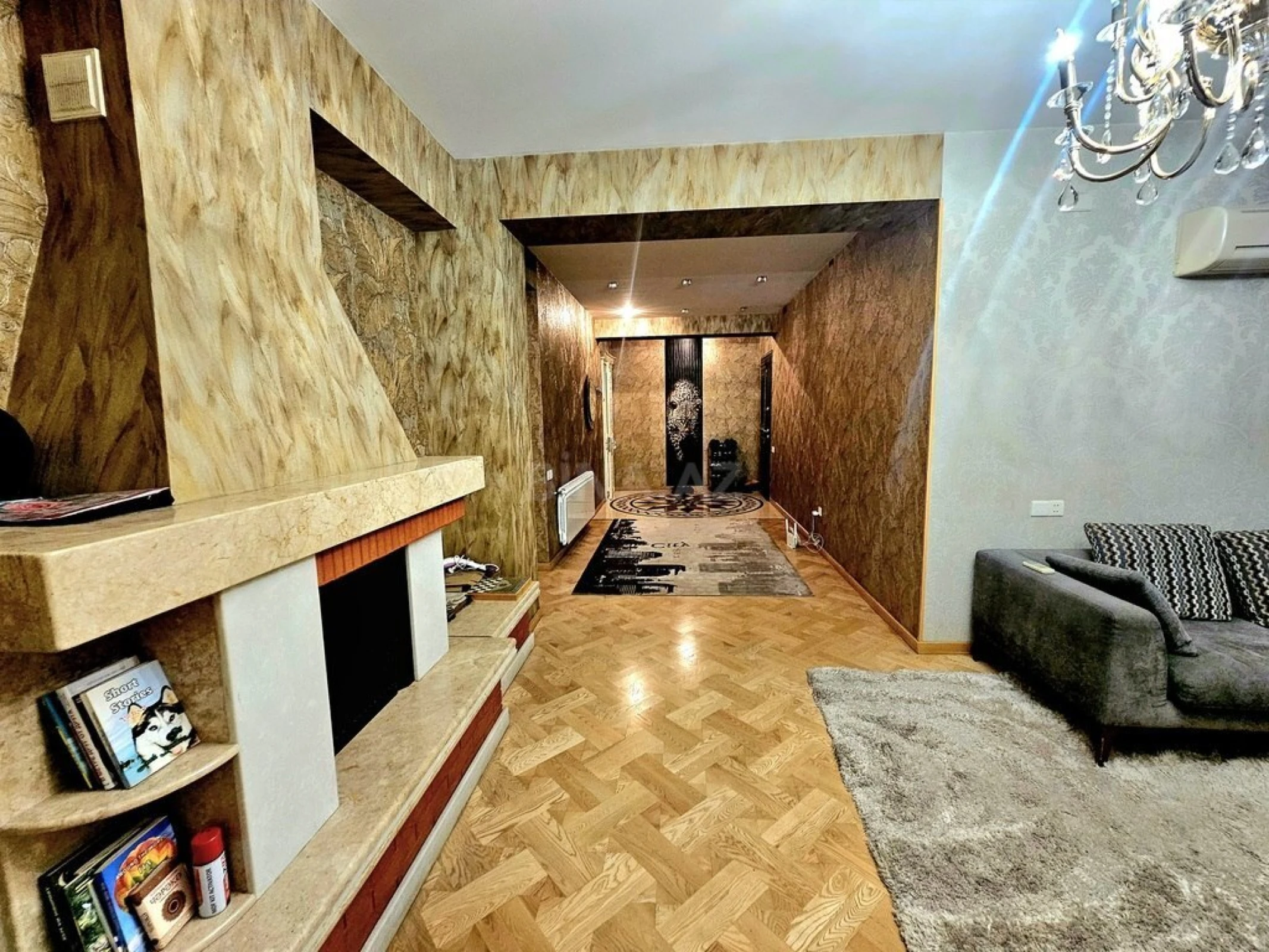 Satılır 4 otaqlı mənzil 190 m²