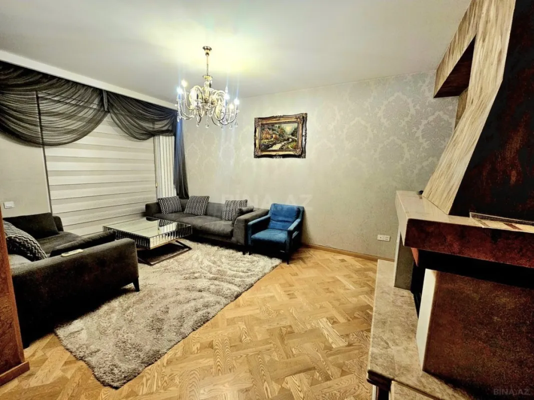 Satılır 4 otaqlı mənzil 190 m²