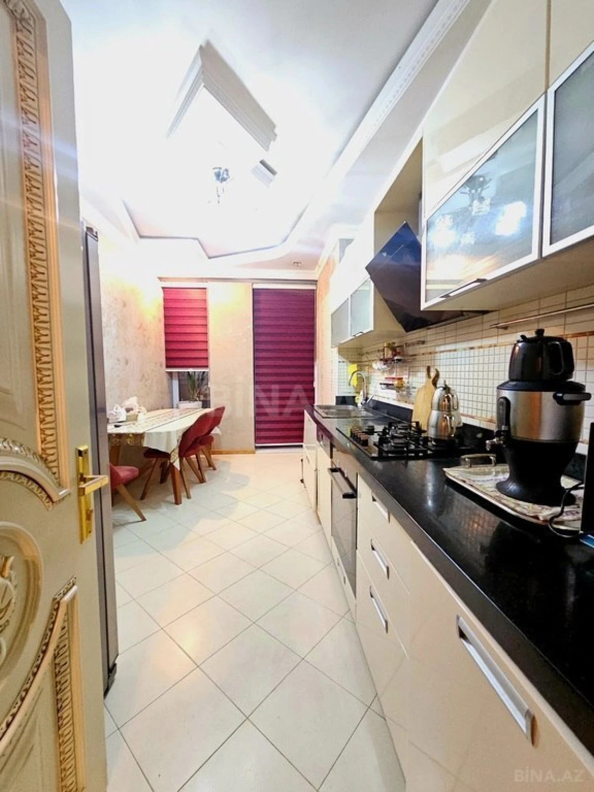 Satılır 4 otaqlı mənzil 190 m²